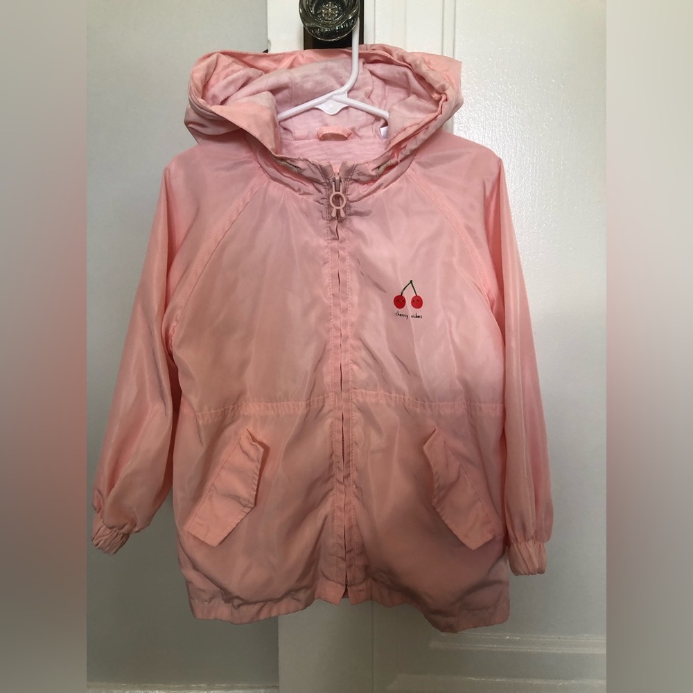 Lightweight rain jacket